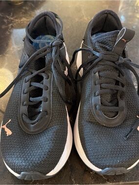 Puma Softstride Enzo Style Black Athletic Sneakers Woman Size 8 Running Training